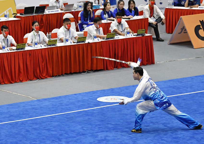 Nicholas Raih Medali Perak Wushu