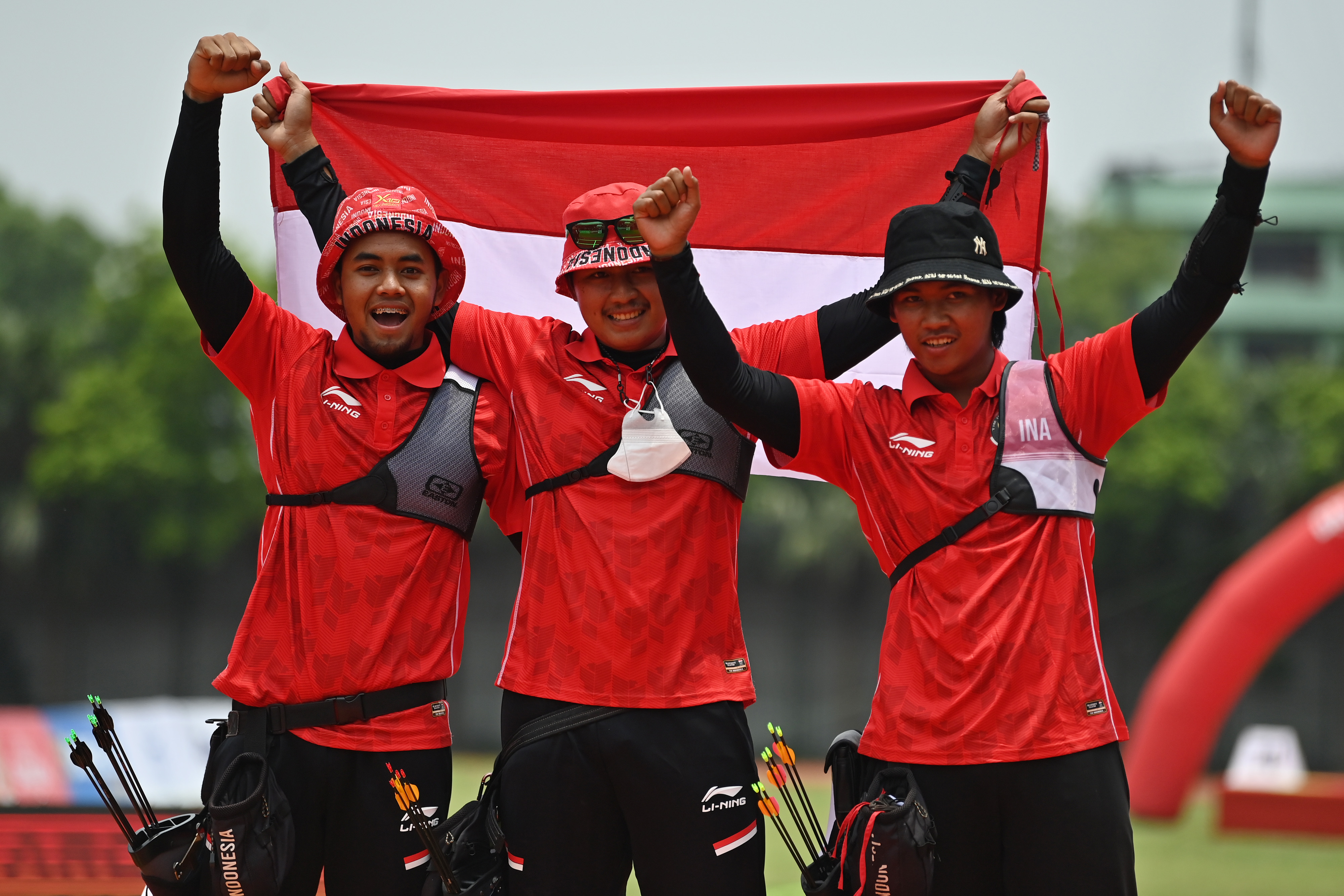 Indonesia Rebut Emas Panahan Recurve Beregu Putra