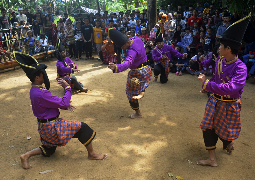 Tradisi Pesta Panen Raya Di Makassar