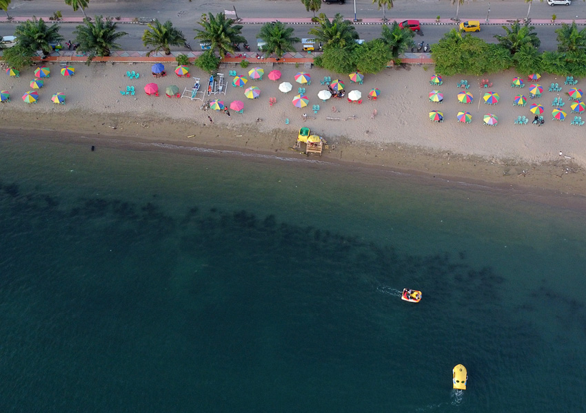 Wisata Pantai Polewali