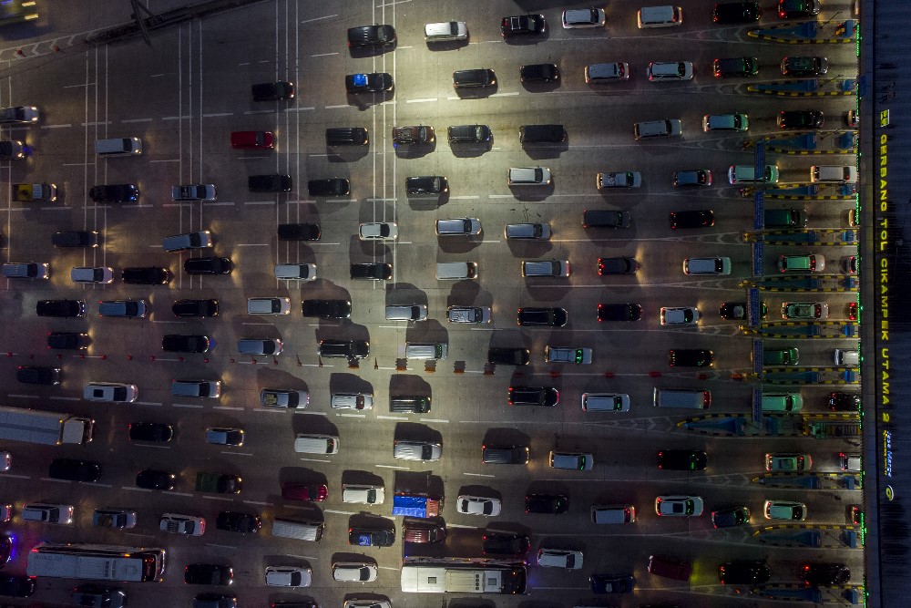 Volume Kendaran di GT Cikampek Utama Jalan Tol Jakarta-Cikampek Meningkat  155,5 Persen dari Lalu Lintas Normal