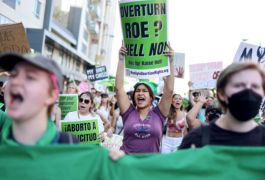 Protes Keputusan Mahkamah Agung AS yang Membatalkan Hak Aborsi 