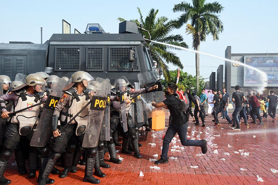 Simulasi Pengamanan Unjuk Rasa Anarkistis dalam Pemilu 2024 