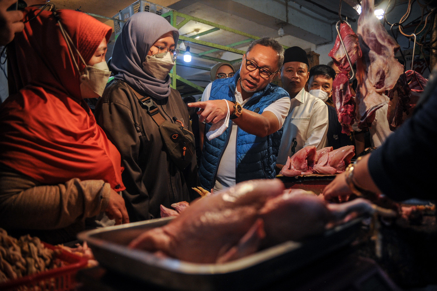 Menteri Perdagangan Meninjau Harga Kebutuhan Pokok di Pasar Tradisional 