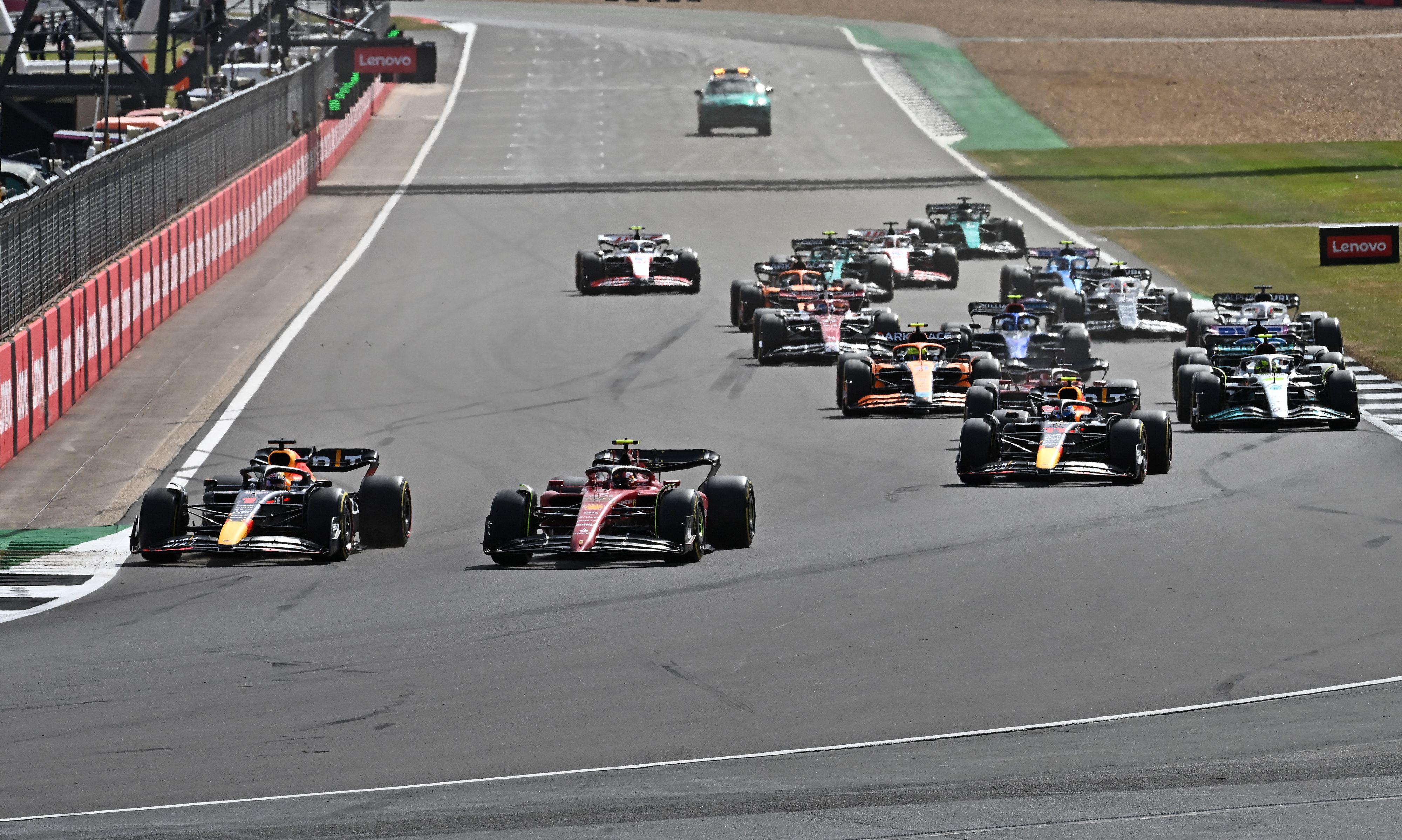 Carlos Sainz Jr Raih Kemenangan Pertama di F1