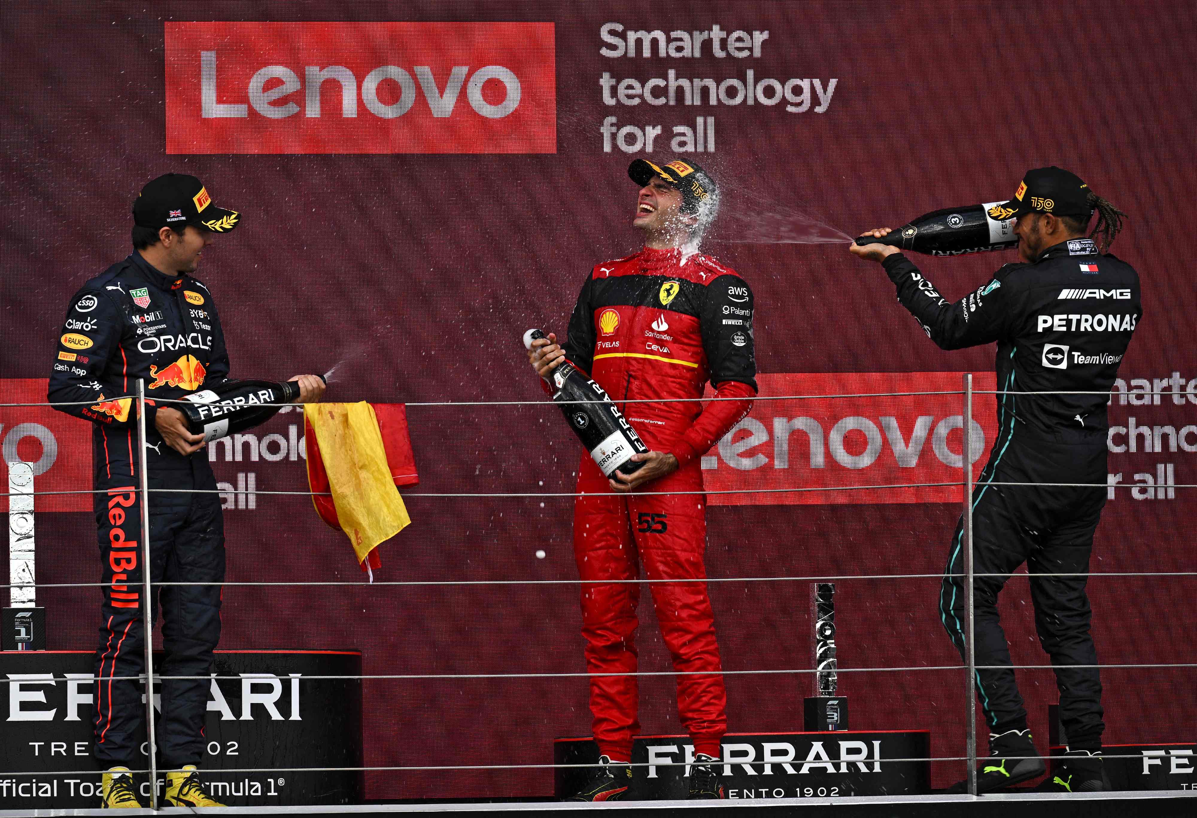 Carlos Sainz Jr Raih Kemenangan Pertama di F1