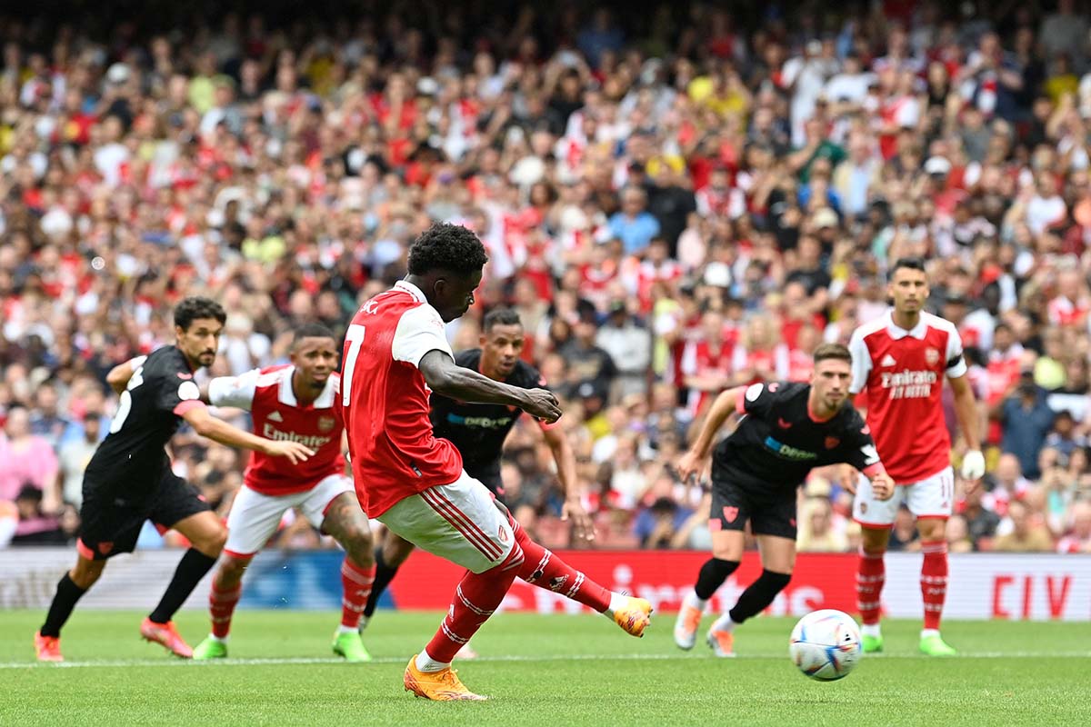 Arsenal Bantai Sevilla