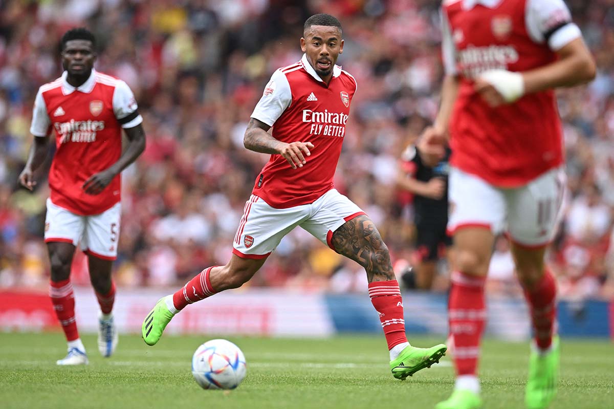 Arsenal Bantai Sevilla