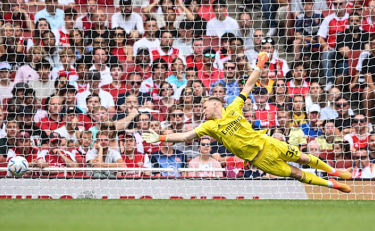 Arsenal Bantai Sevilla