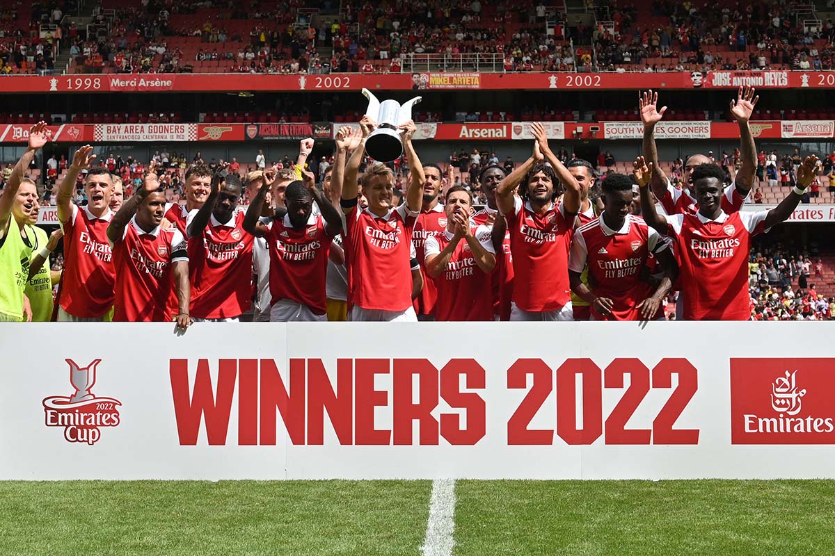 Arsenal Bantai Sevilla