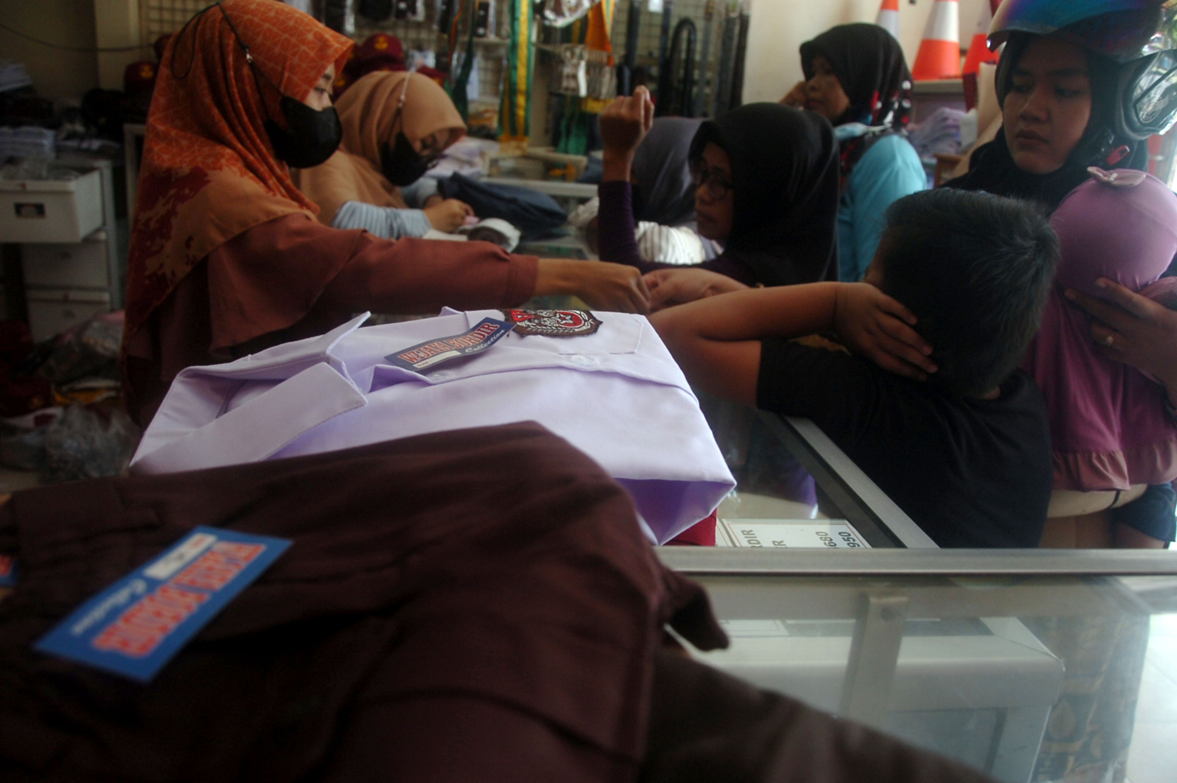 Penjualan Seragam Sekolah