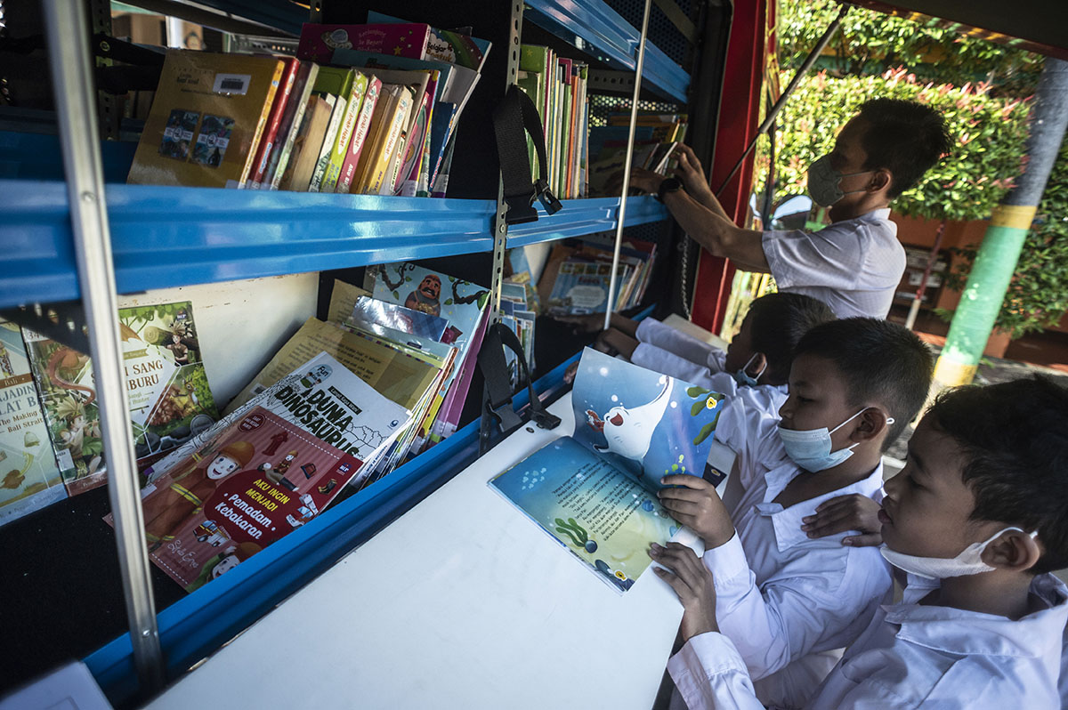 Mobil Perpustakaan Keliling
