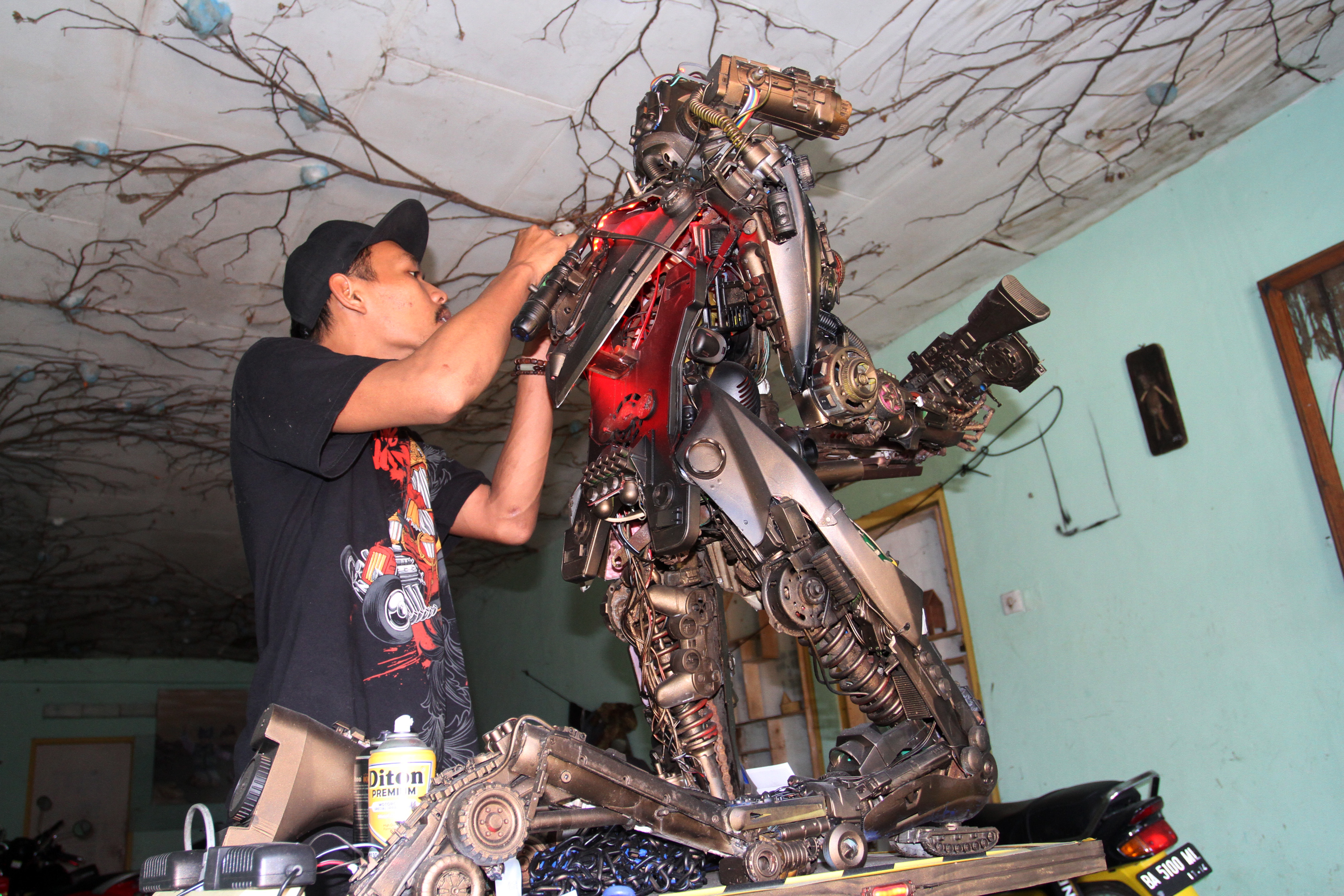 Seni Instalasi dari Limbah 