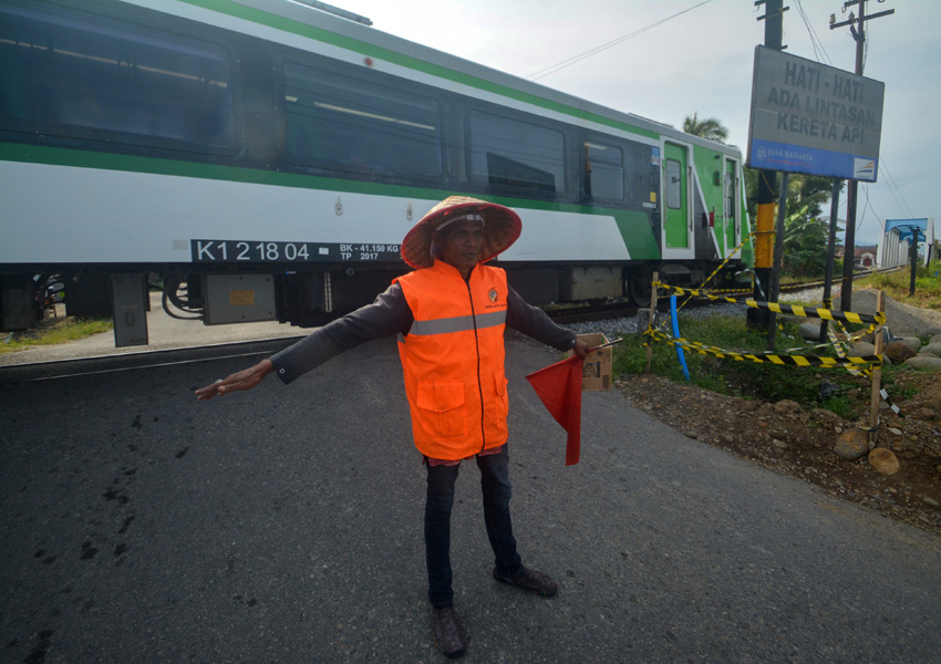Penambahan Palang Pintu Perlintasan Kereta Api