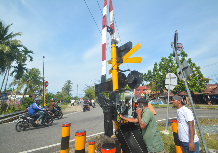 Penambahan Palang Pintu Perlintasan Kereta Api
