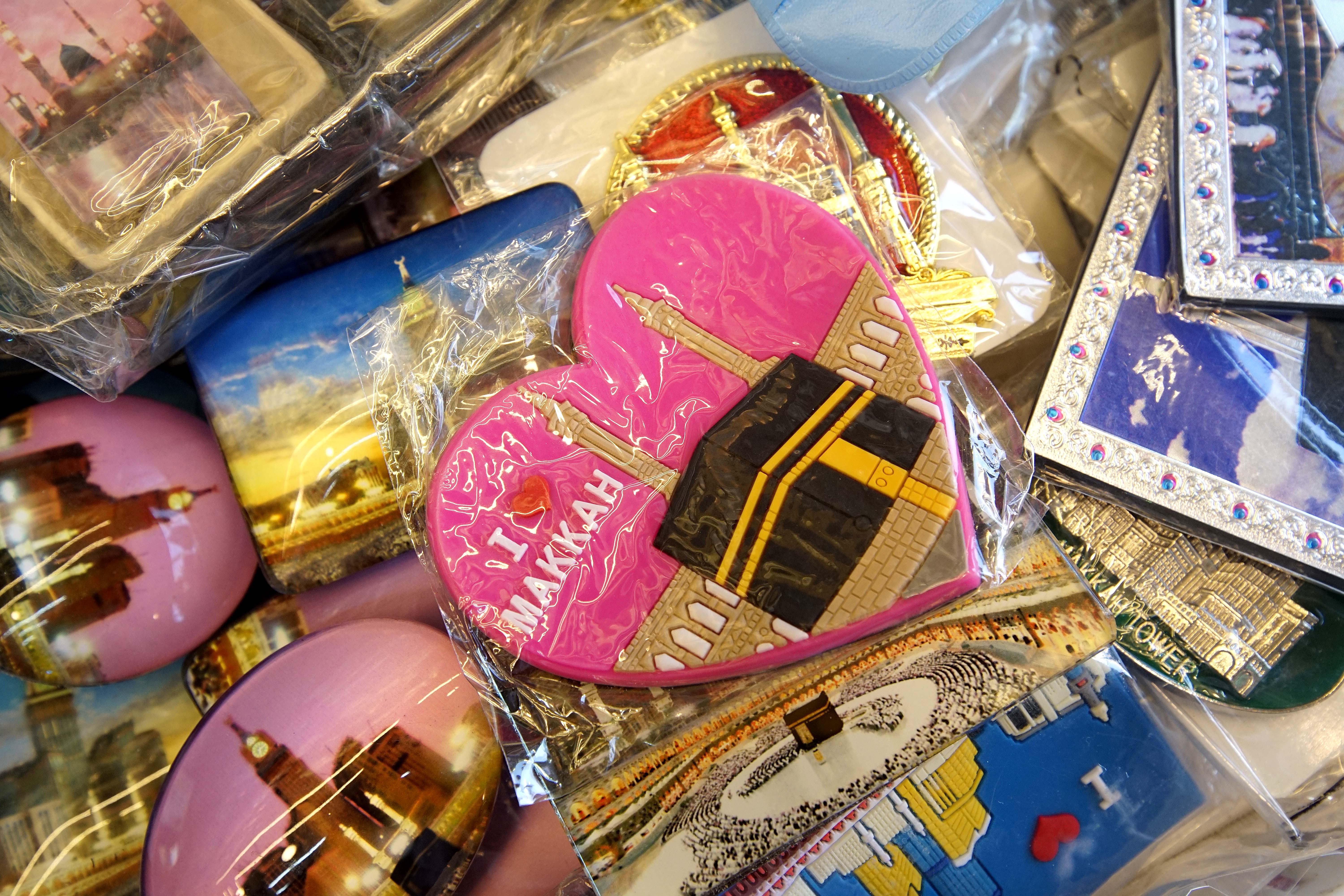 Uang Rupiah untuk Belanja Oleh-Oleh Haji di Mekkah