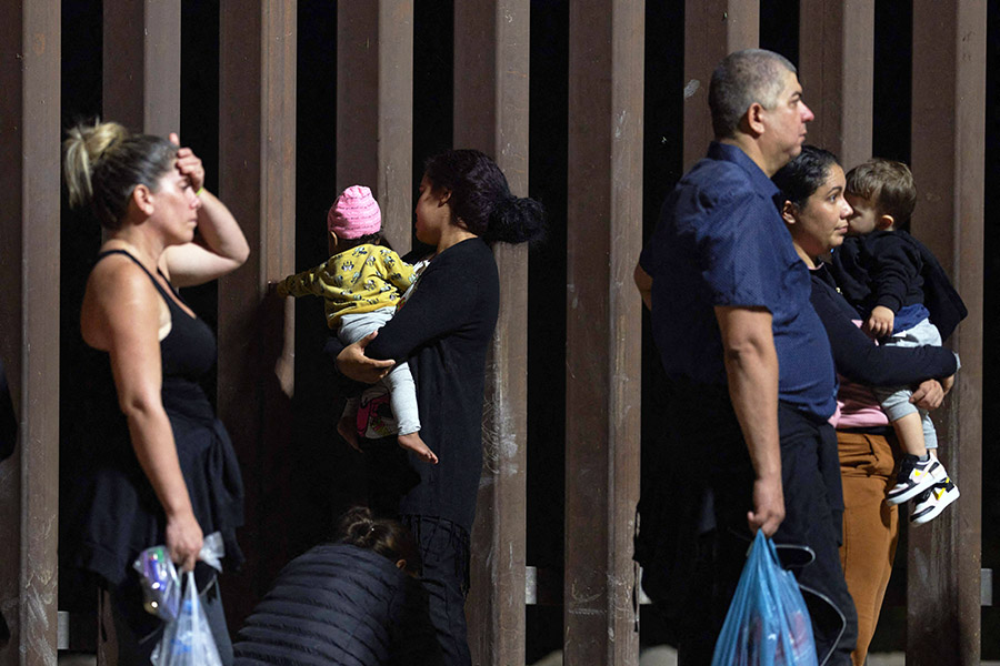 Hindari Kemiskinan dan Kekerasan di Meksiko, Mengadu Nasib ke AS 