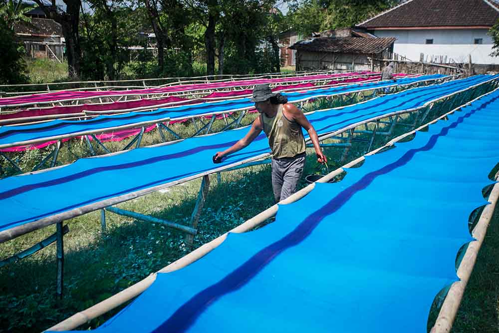 Produksi Kain Pantai