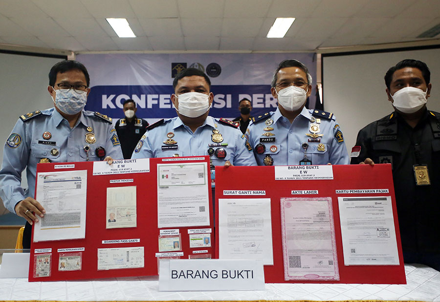 Pengungkapan Penggunaan Paspor Palsu Warga Negara Asing