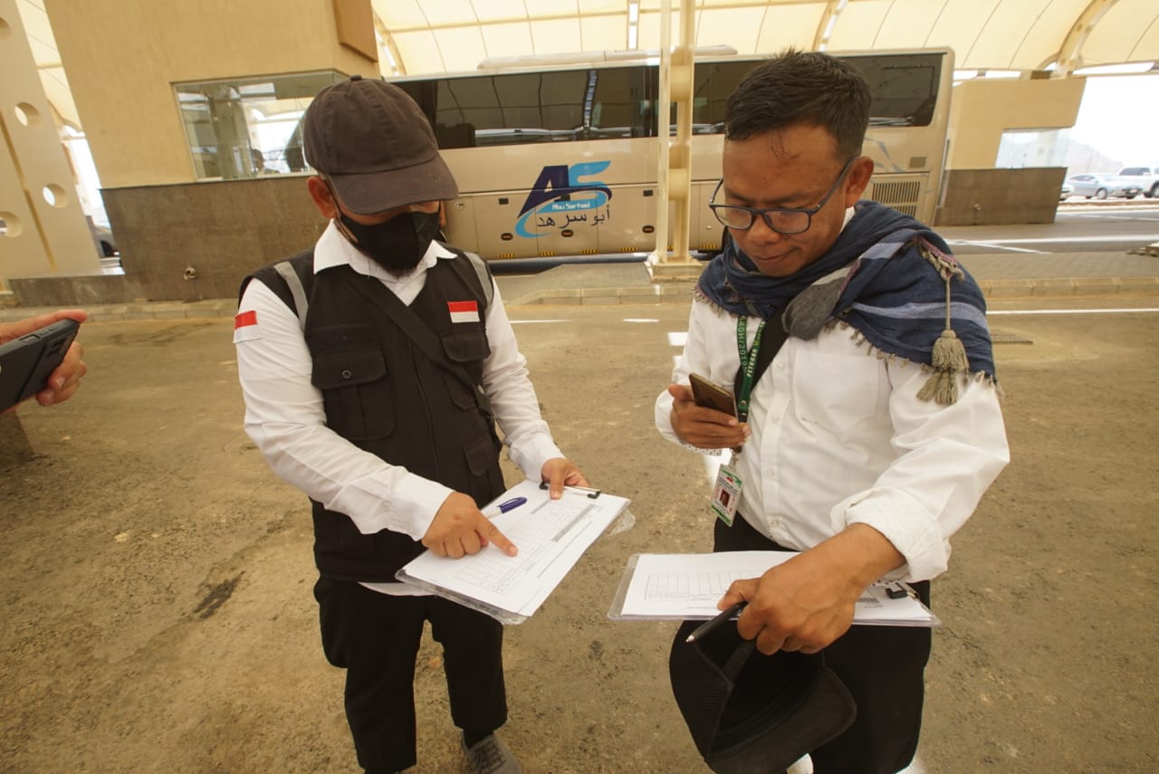Pencatatan Kedatangan Bus Jemaah Haji 