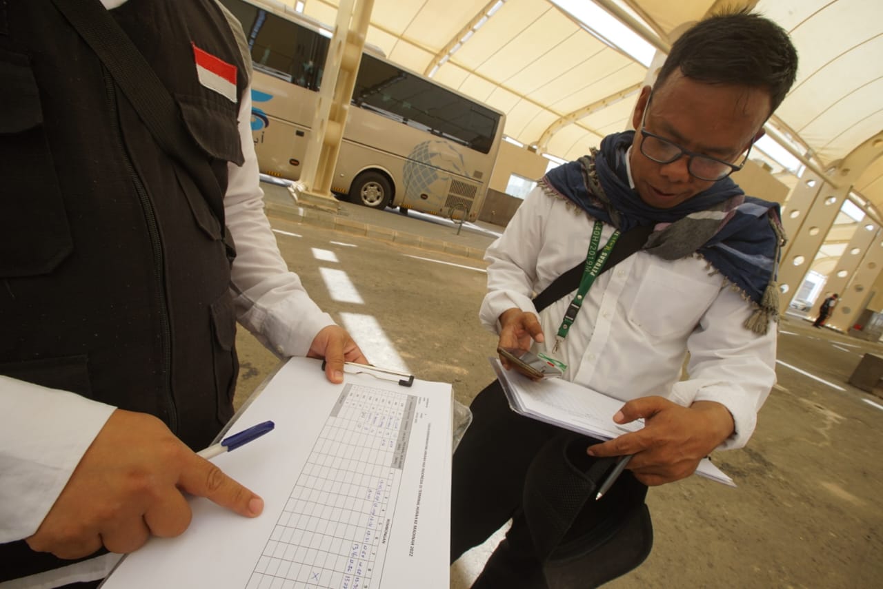 Pencatatan Kedatangan Bus Jemaah Haji 