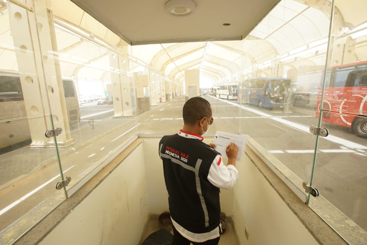 Pencatatan Kedatangan Bus Jemaah Haji 