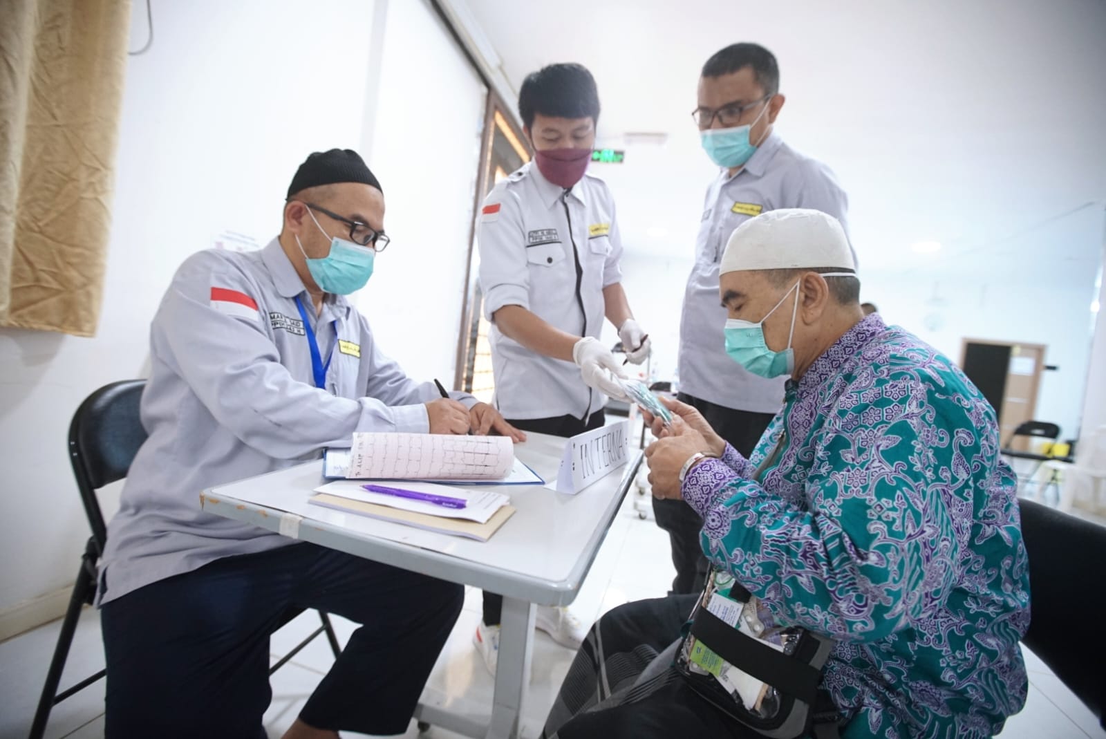 Klinik Kesehatan Haji Indonesia Melakukan Pemeriksaan Medis  Jemaah Haji Indonesia