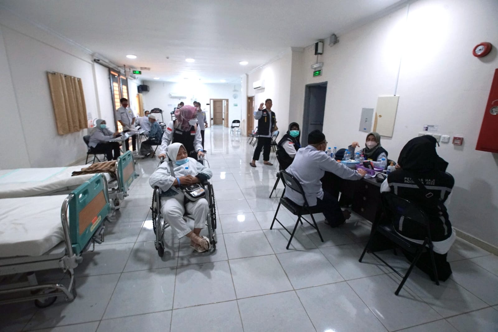 Klinik Kesehatan Haji Indonesia Melakukan Pemeriksaan Medis  Jemaah Haji Indonesia