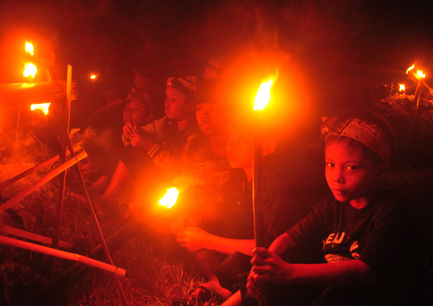Tradisi Lamporan Petani Pegunungan Kendeng