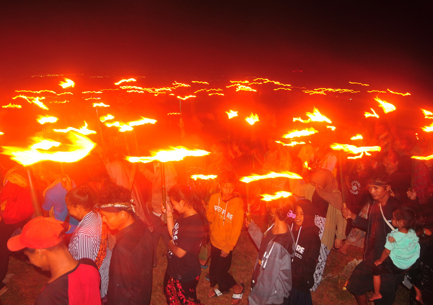 Tradisi Lamporan Petani Pegunungan Kendeng