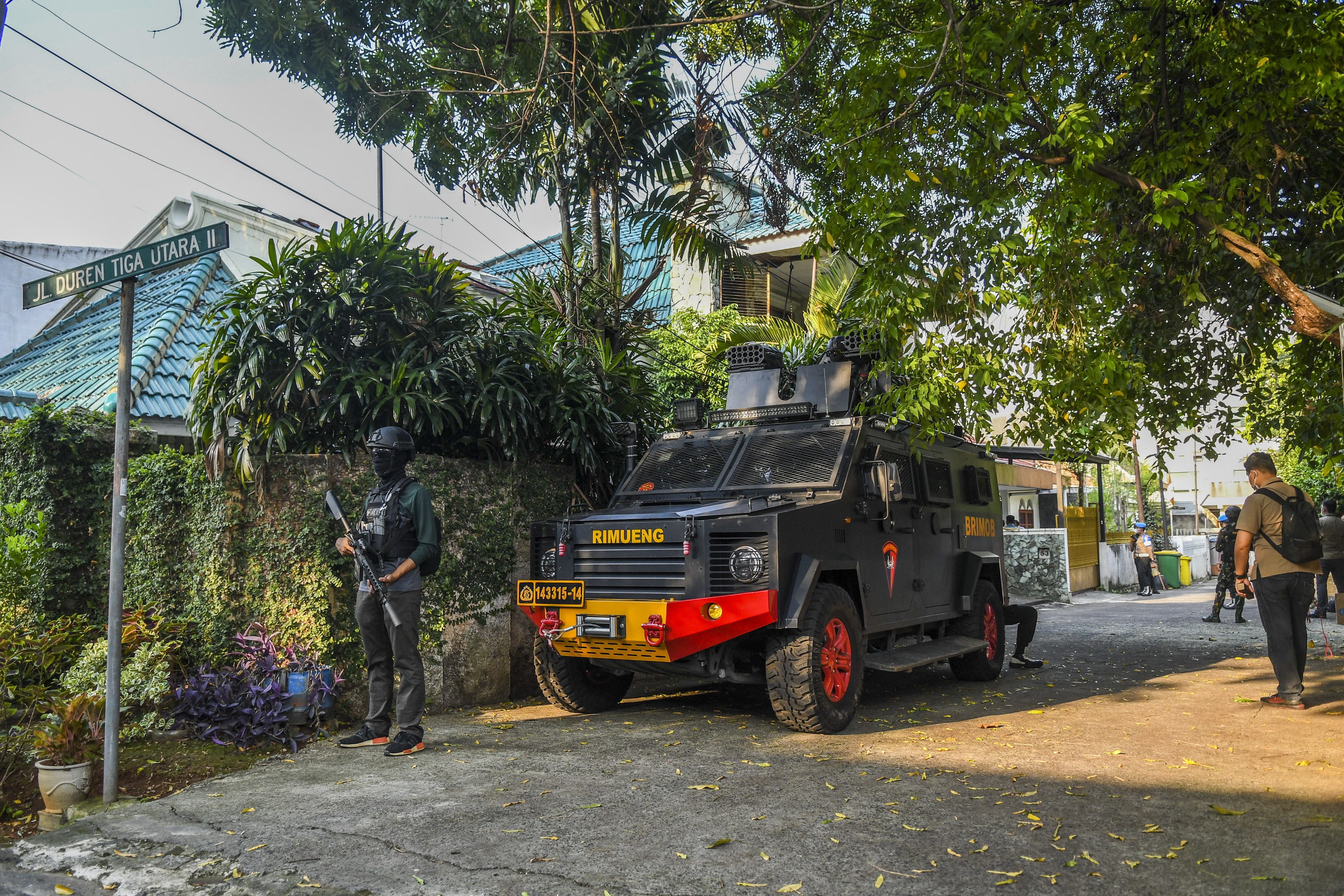 Petugas Datangi Kediaman Ferdy Sambo