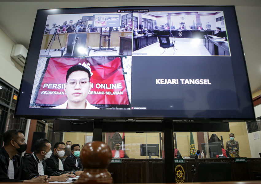 Sidang Perdana Indra Kenz