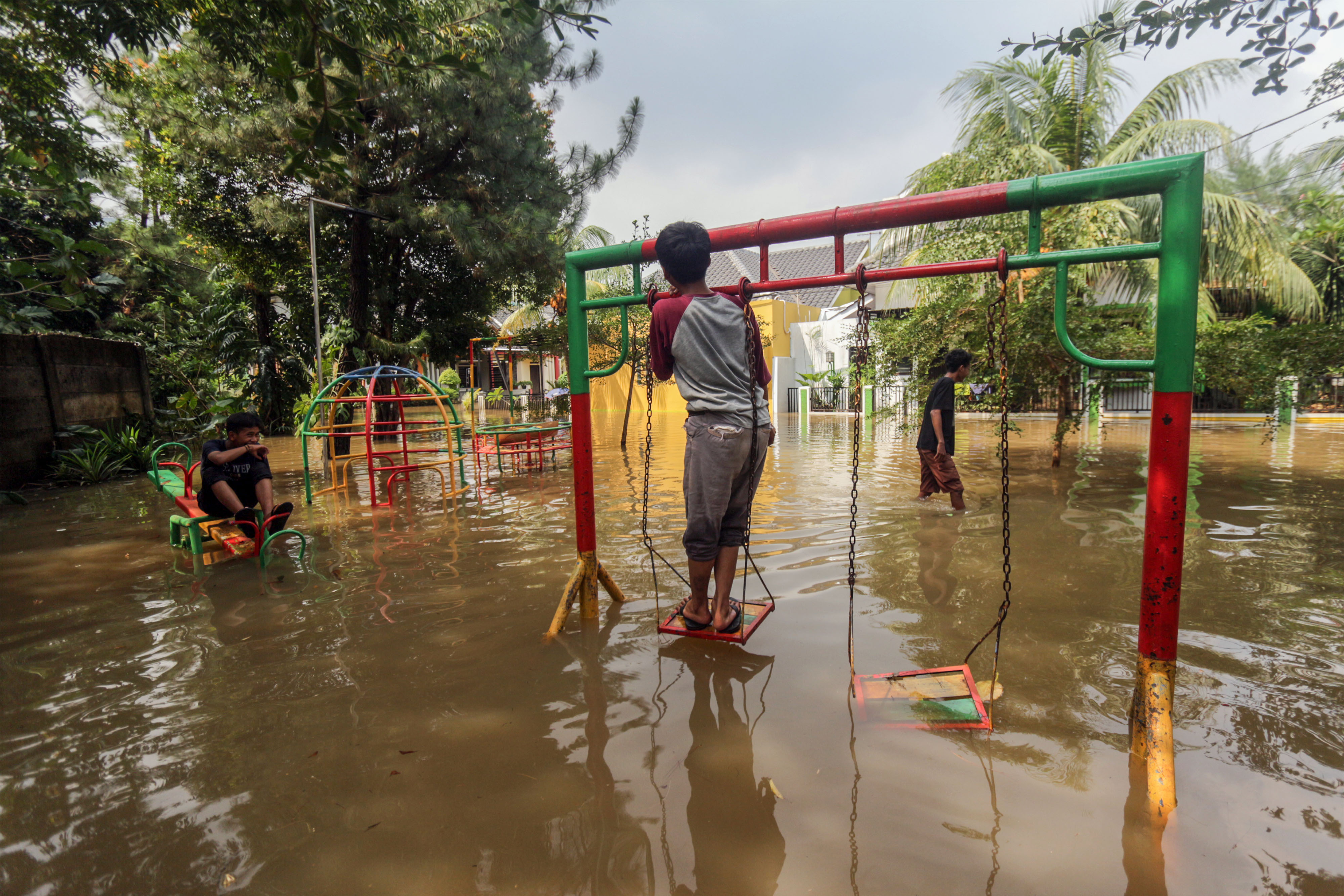 Banjir Merendam Perumahan di Bogor