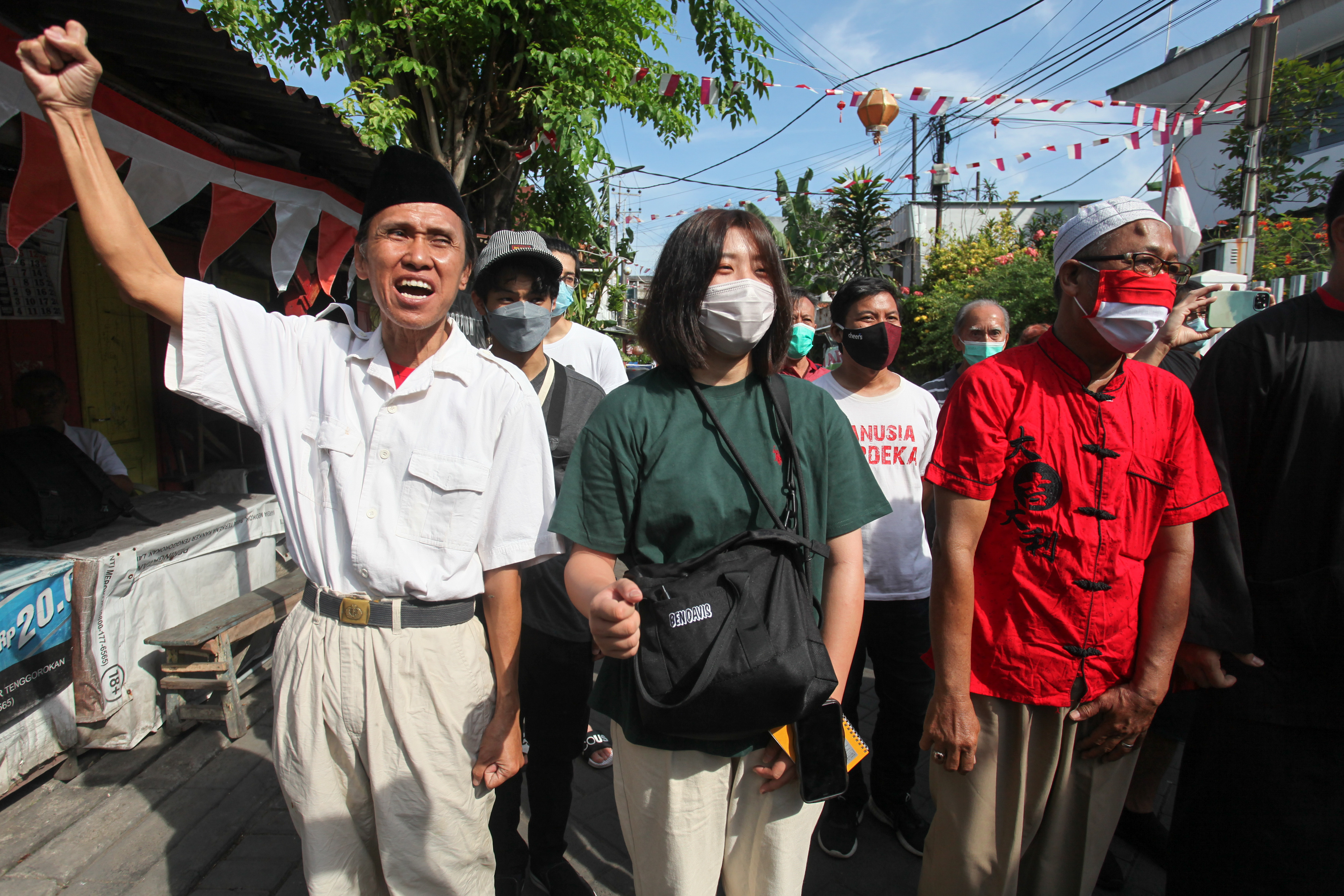 Upacara Bendera di Kampung Pecinan Tambak Bayan
