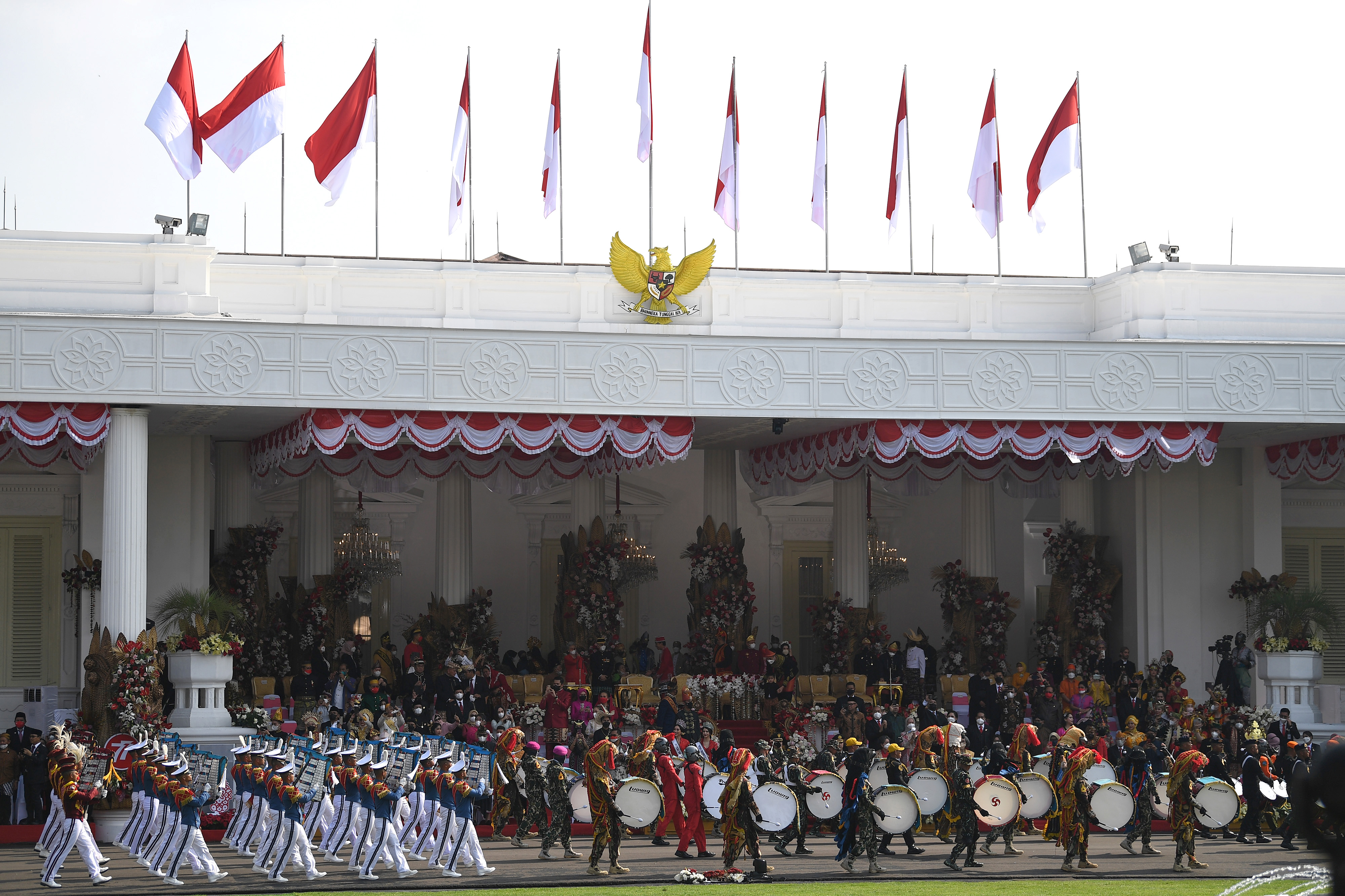 Upacara Penurunan Bendera Merah Putih Dalam Rangka HUT ke-77 Kemerdekaan RI 