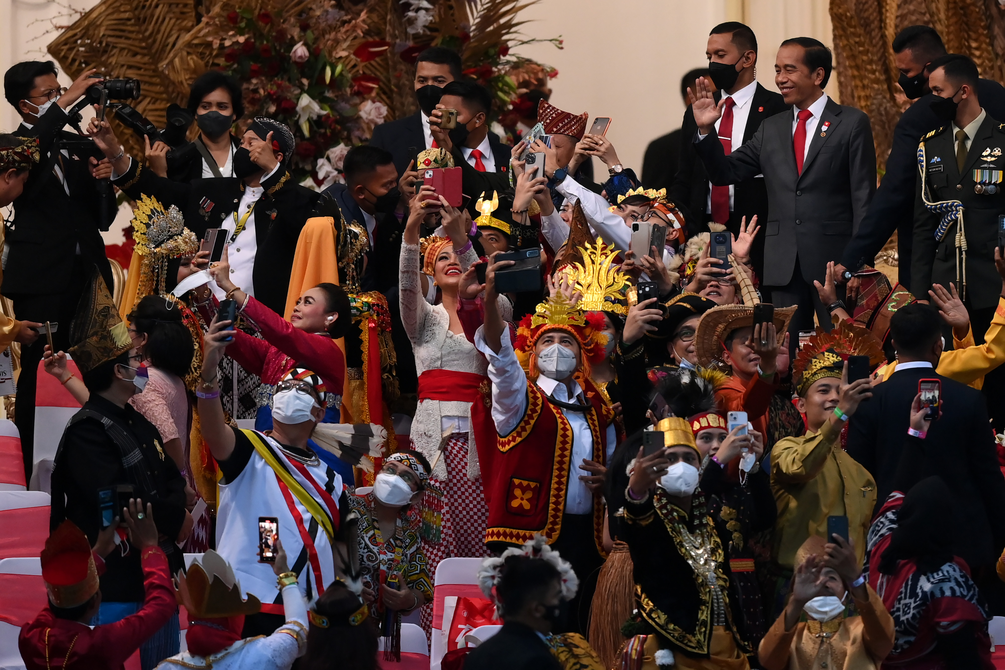 Upacara Penurunan Bendera Merah Putih Dalam Rangka HUT ke-77 Kemerdekaan RI 