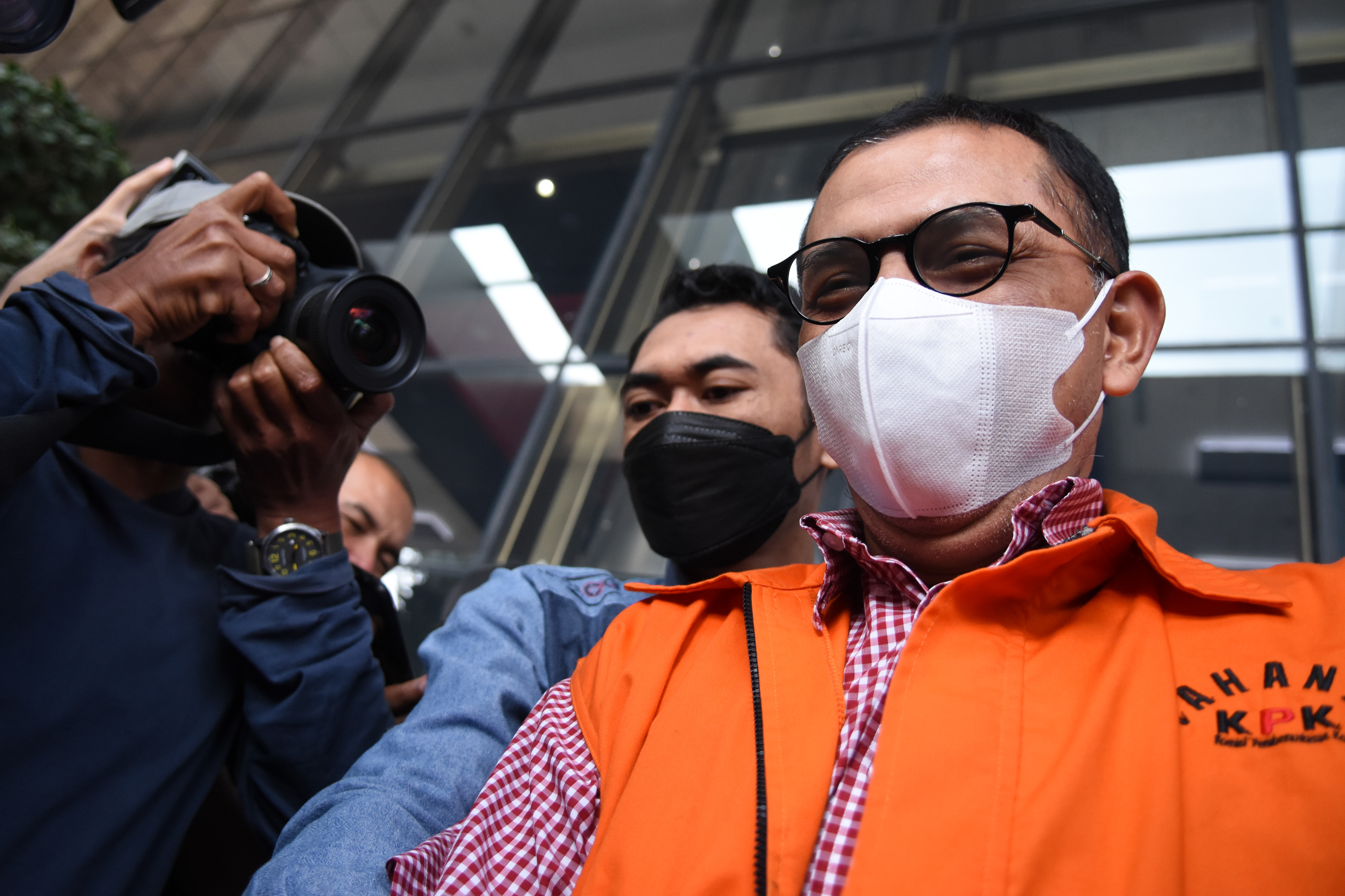 KPK Kembali Tahan Mantan Wali Kota Cimahi