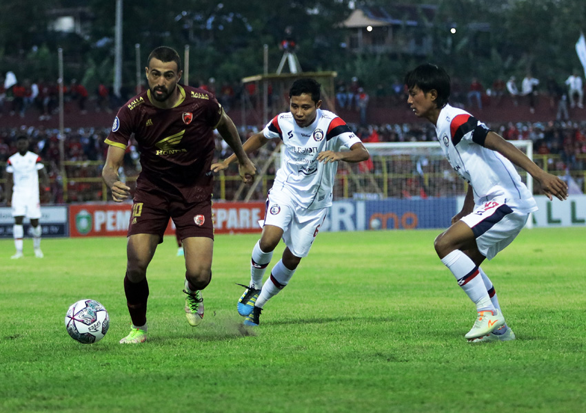 PSM Makassar Menang Melawan Arema FC