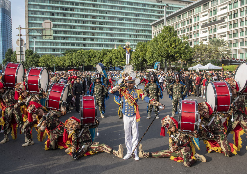 Kirab Drumband Akademi TNI