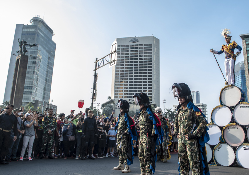 Kirab Drumband Akademi TNI