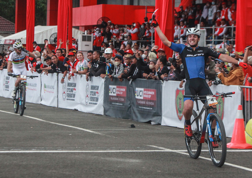 Balap Sepeda UCI MTB Katagori Man Elite