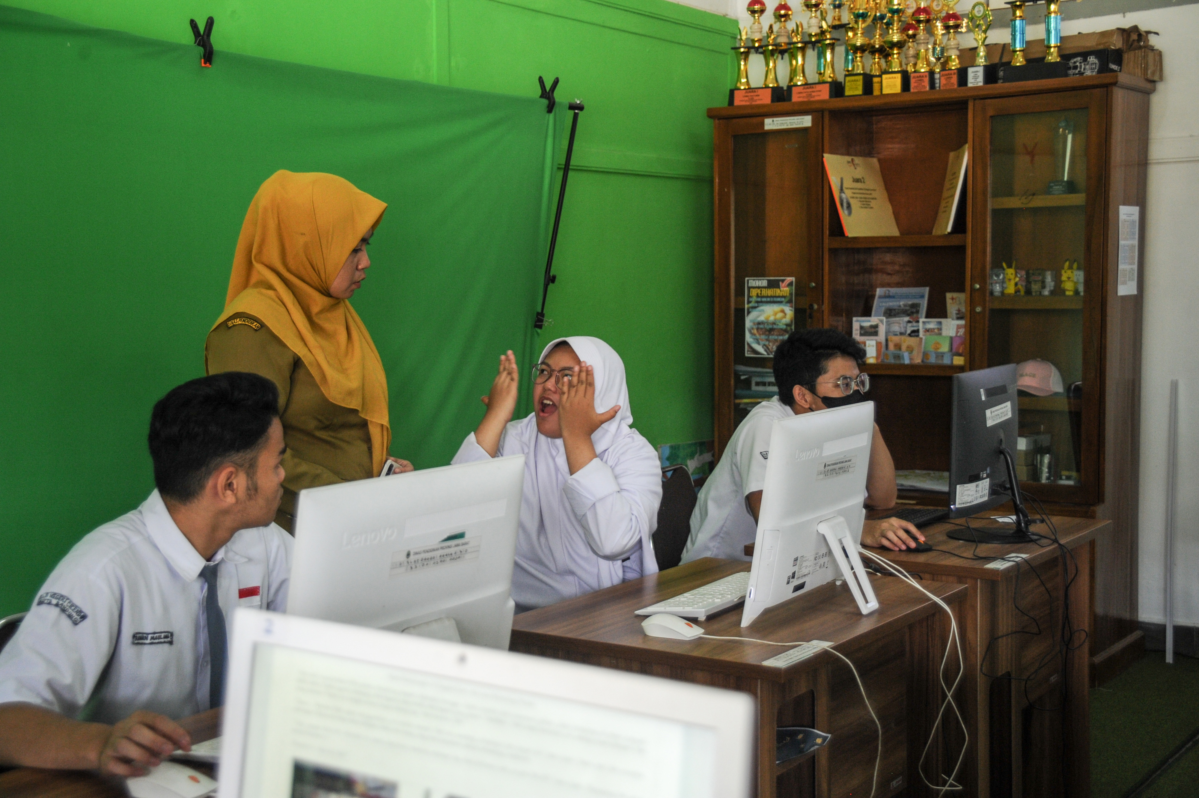 Ujian Hari Pertama ANBK SLBN