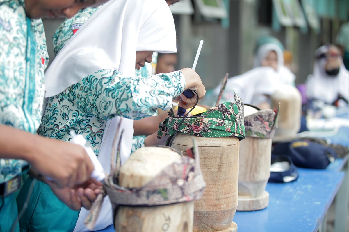 Pembuatan Udeng Pacul Gowang