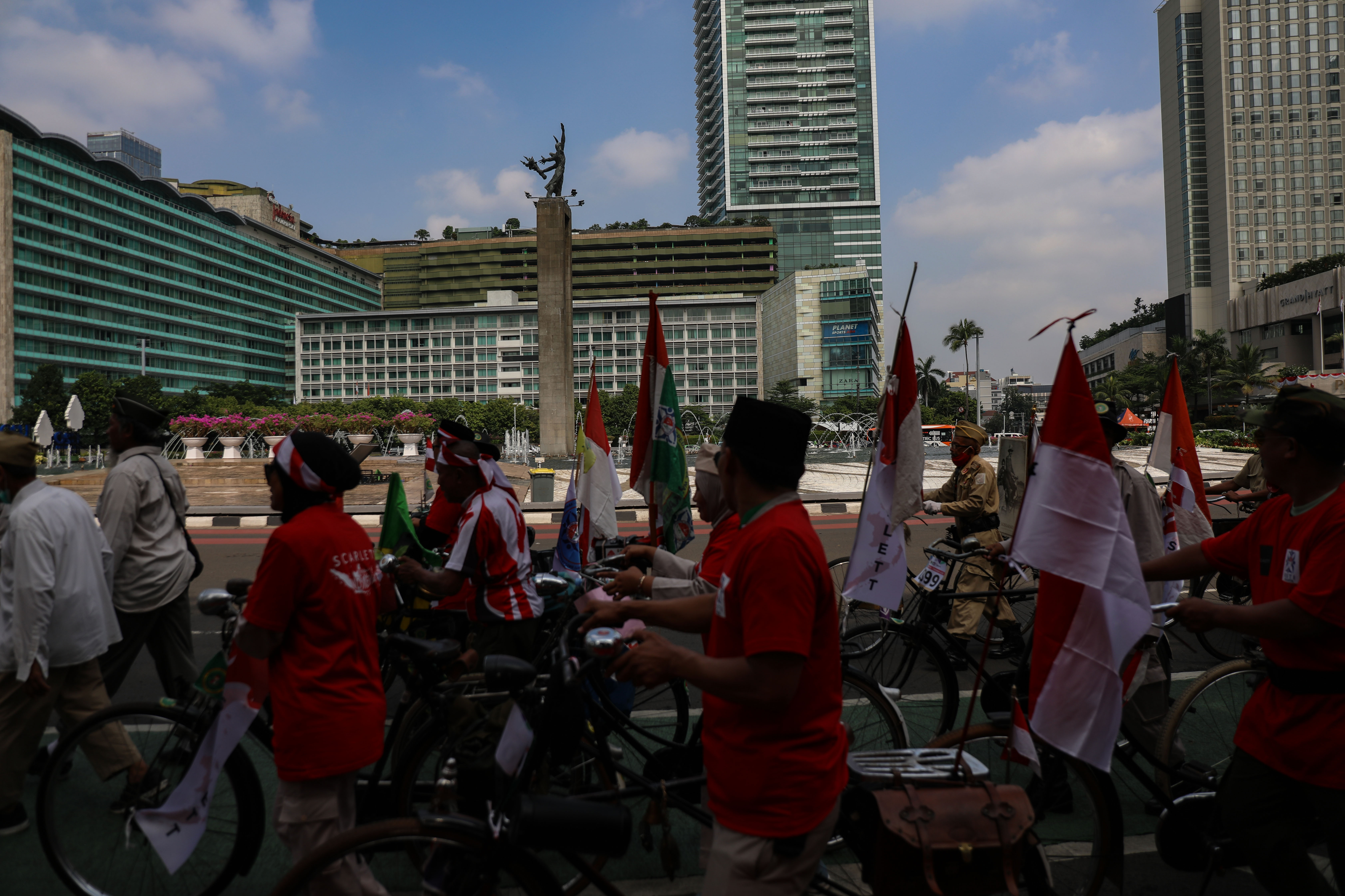 Pawai Sepeda Ontel Menyemarakkan HUT ke-77 Kemerdekaan RI