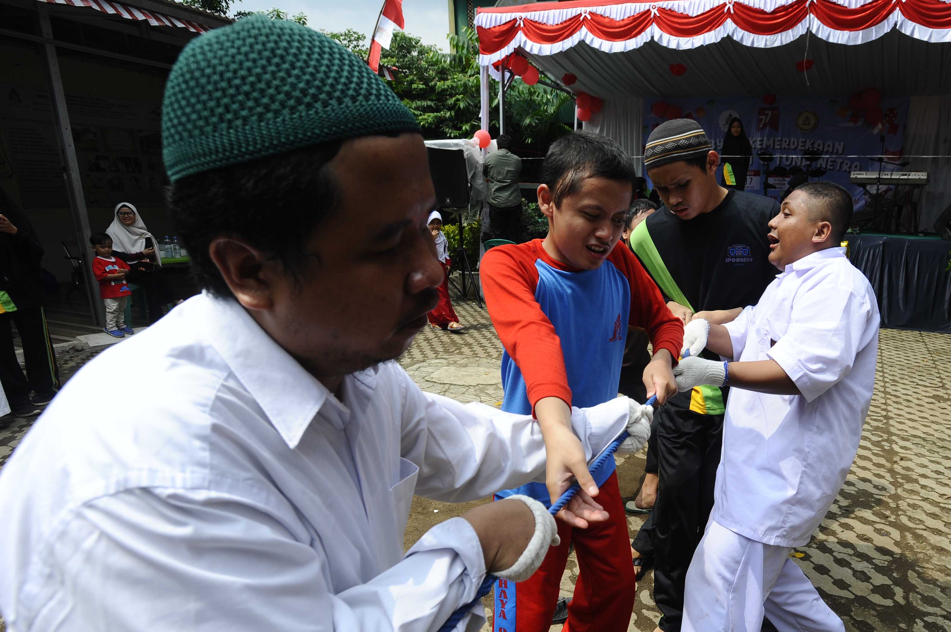 Santri Tuna Netra Meriahkan HUT ke-77 Kemerdekaan RI di Bogor