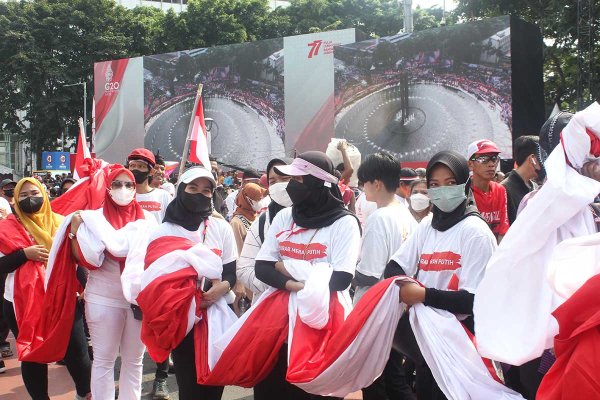 Puluhan Ribu Orang Ikuti Kirab Merah Putih