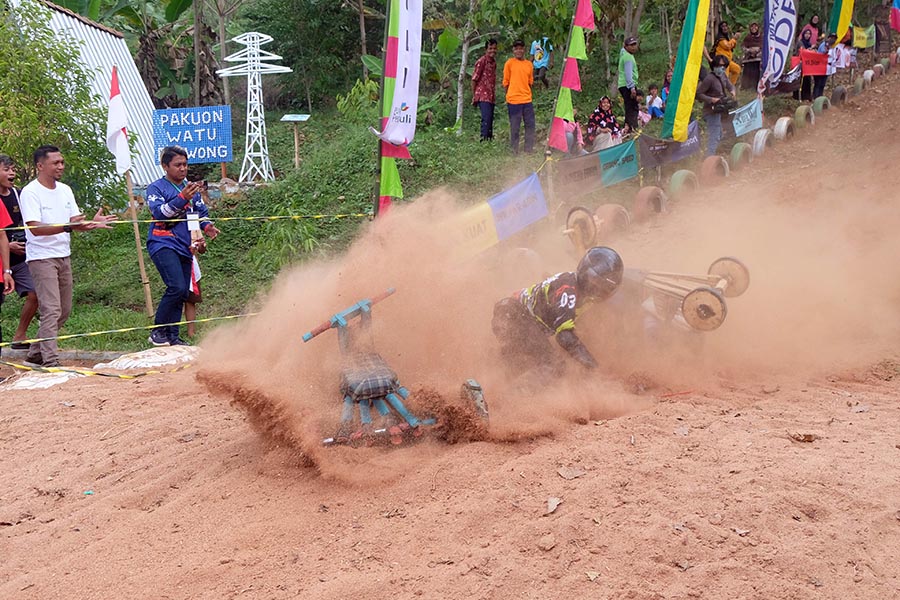 Festival Gledekan Nusantara di Sirkuit Wisata Hutan Edukasi Kalisuren Jateng