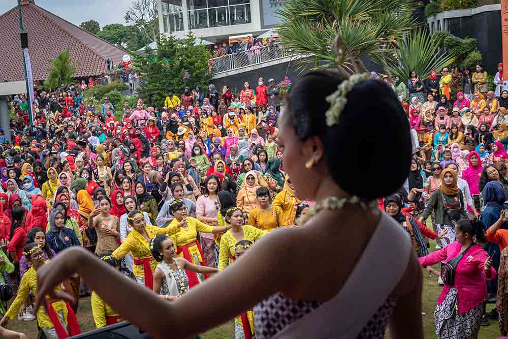 1000 Kebaya Untukmu Indonesiaku
