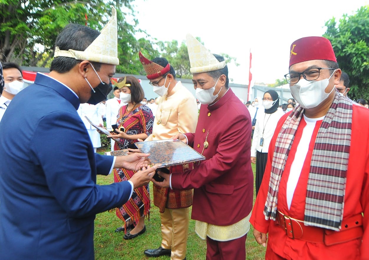 Pemberian Penghargaan  Karya Satya Bhakti dan Karya Purna Bhakti BTN