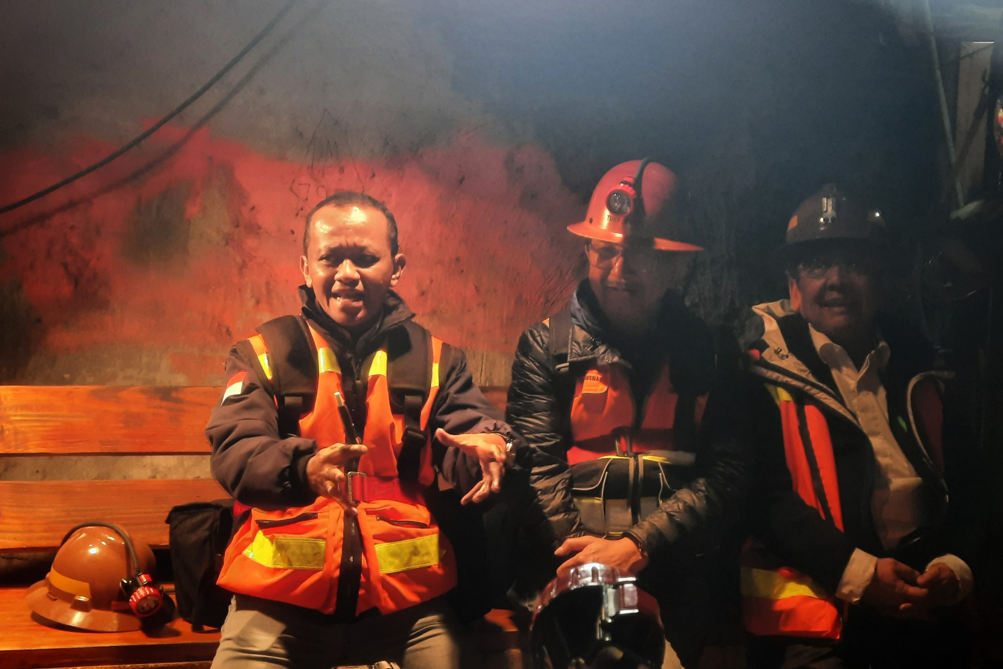  Tambang Bawah Tanah Grasberg Blok Cave yang Mengolah Konsentrat Tembaga di Areal PT Freeport Indonesia